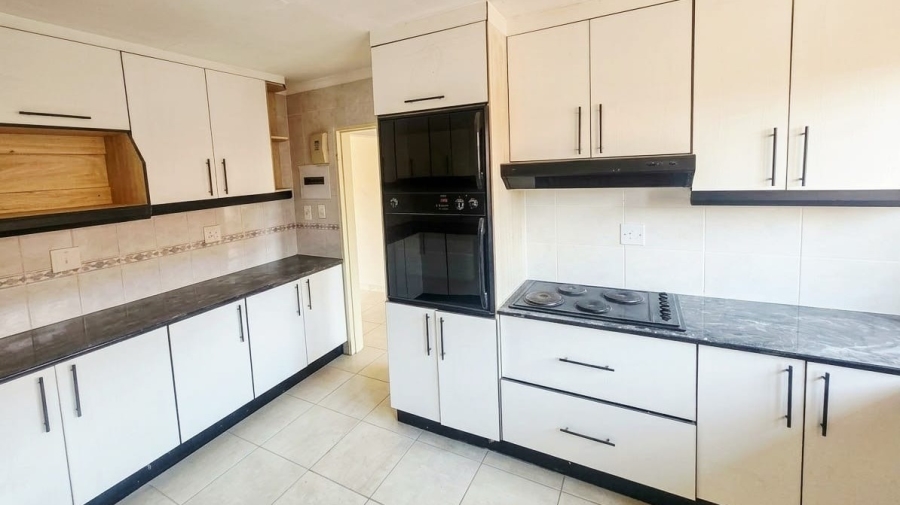3 Bedroom Property for Sale in Tlhabane West North West